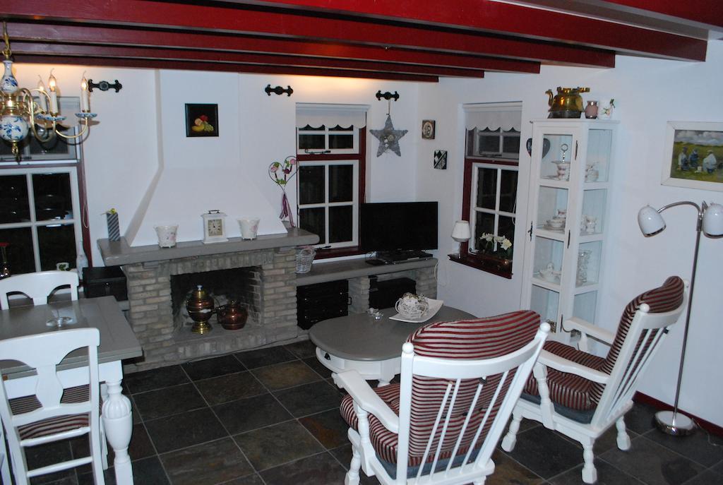 Vakantiehuis It koaihûs Jistrum Kamer foto